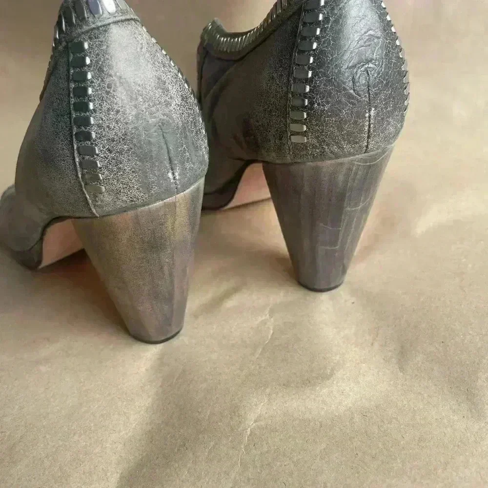 Calleen Cordero Studded Peep Toe Block Heels Leather 9.5 EUC.